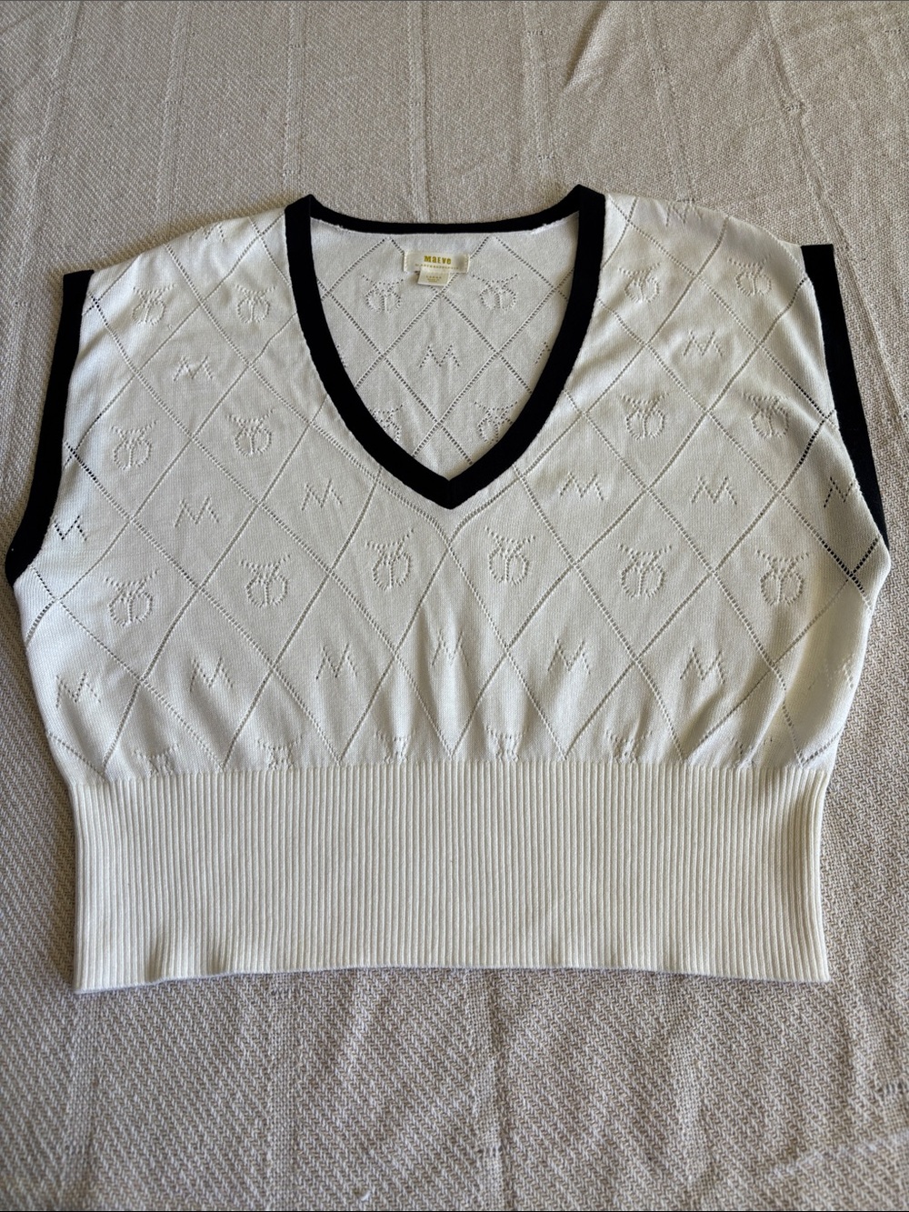 MAEVE Anthropologie
Women's V-neck Pullover Vest
White/Navy Blue Trim Size L - Picture 10 of 16